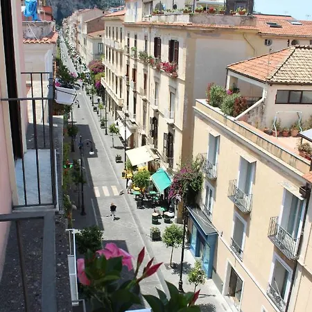 Couette-café Margio House 4*